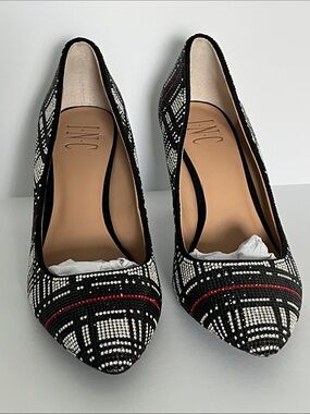 NEW INC International Concepts Black, White & Red Beaded Heels